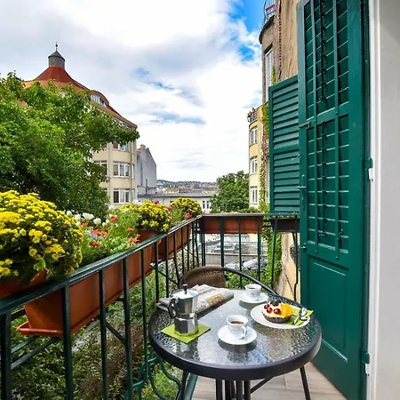 Christine Close To The Buda Castle Apartment *