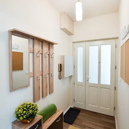 Christine Close To The Buda Castle Appartement *